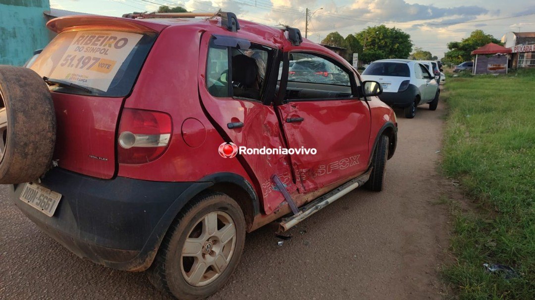 BATEU EM CARRO: Casal em motocicleta Kawasaki de alta cilindrada sofre grave acidente 