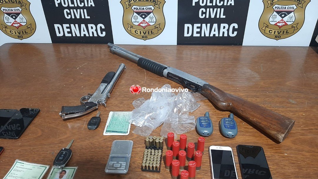CAÍRAM: Ação do Denarc flagra trio com carro roubado de transportadora, armas e drogas