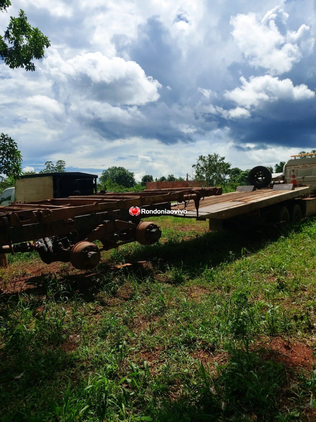 NO DESMANCHE: Caminhão roubado no Acre avaliado em R$ 300 mil é recuperado em RO