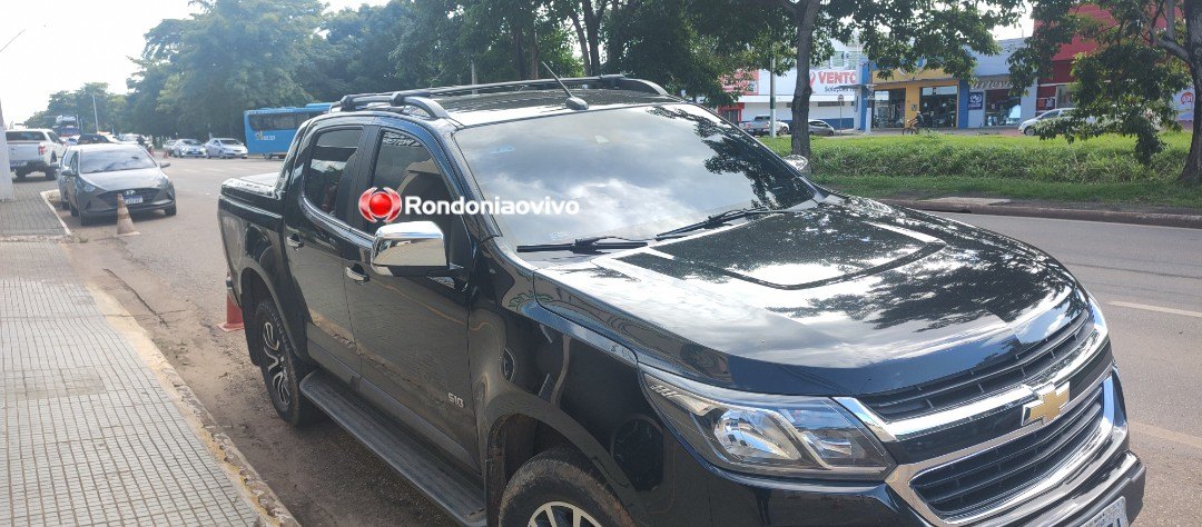 VÍDEO: Passageira de moto fica lesionada após colisão na Jorge Teixeira