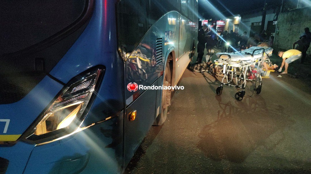 ASSISTA: Casal fica gravemente ferido após colisão frontal com ônibus 