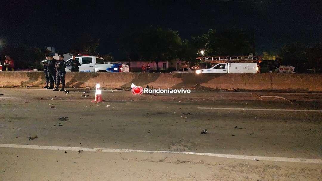 ASSISTA: Criminoso faz roubo e morre após capotar carro na BR-364