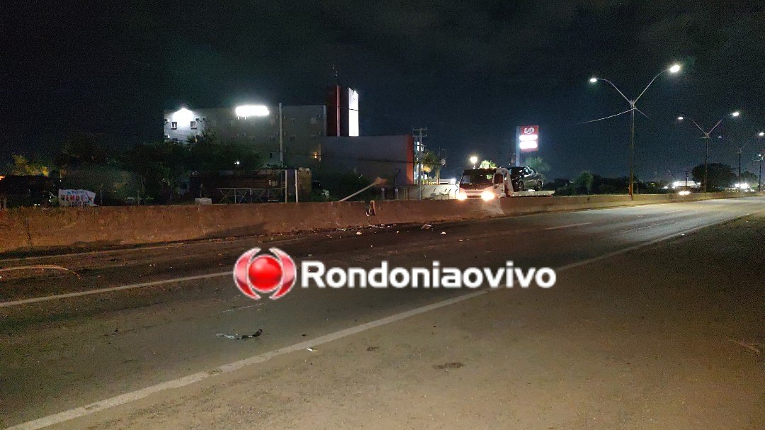 ASSISTA: Criminoso faz roubo e morre após capotar carro na BR-364