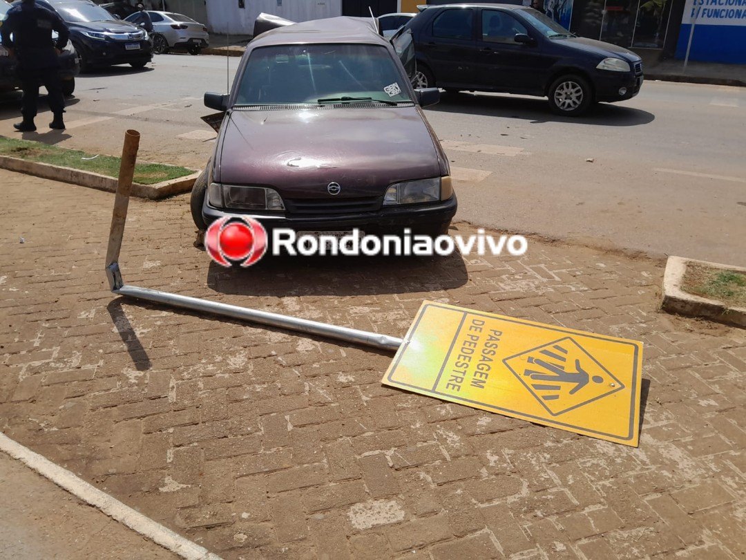 VÍDEO: Carro estacionado é arrastado por ônibus em grave batida na Mamoré 