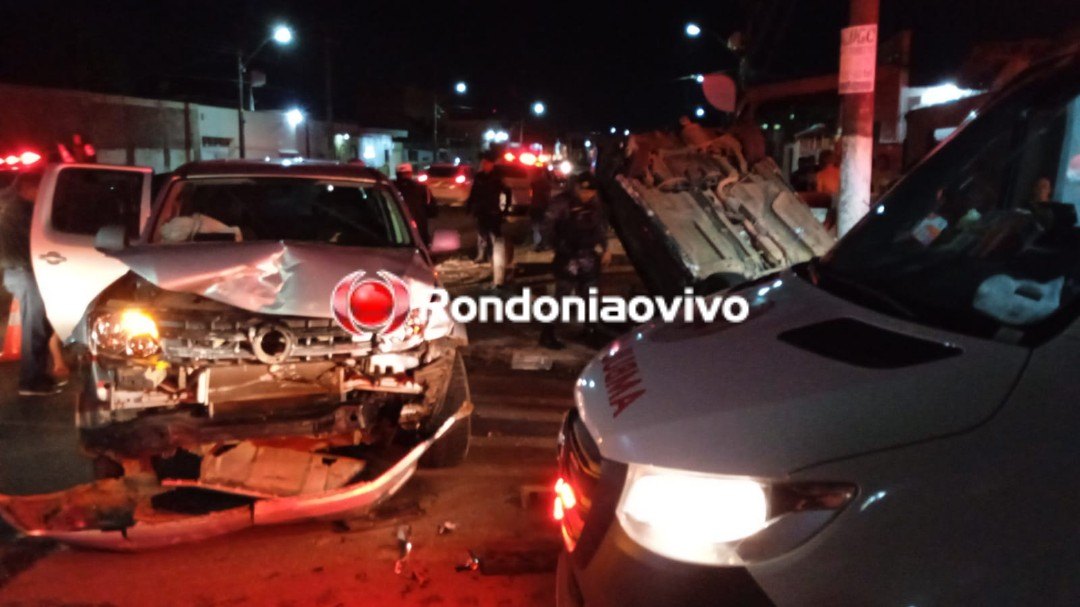 IMPRESSIONANTE: Capotamento de Civic deixa feridos  em cruzamento da Pinheiro Machado 