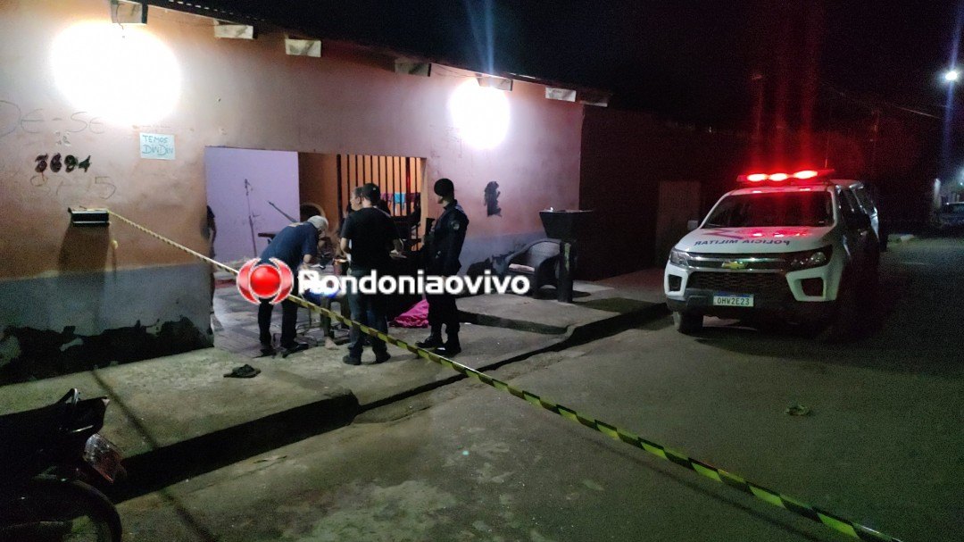 EXECUÇÃO A TIROS: Apenado morre sentado enquanto assistia filhos jogarem bola na rua