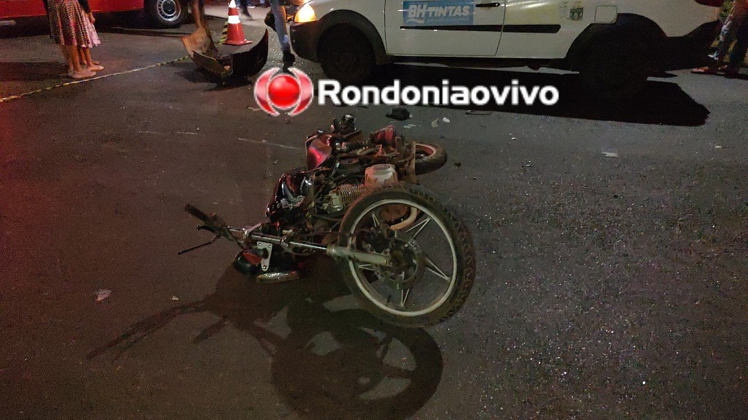 URGENTE: Motociclista vai parar em bueiro após grave acidente