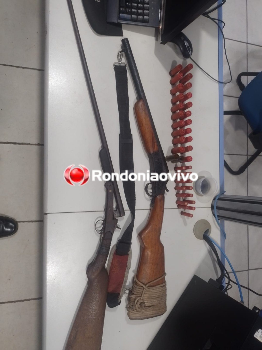 DEPENOU TODAS: Preso com duas armas acusado de furtar 20 galinhas na casa do vizinho 