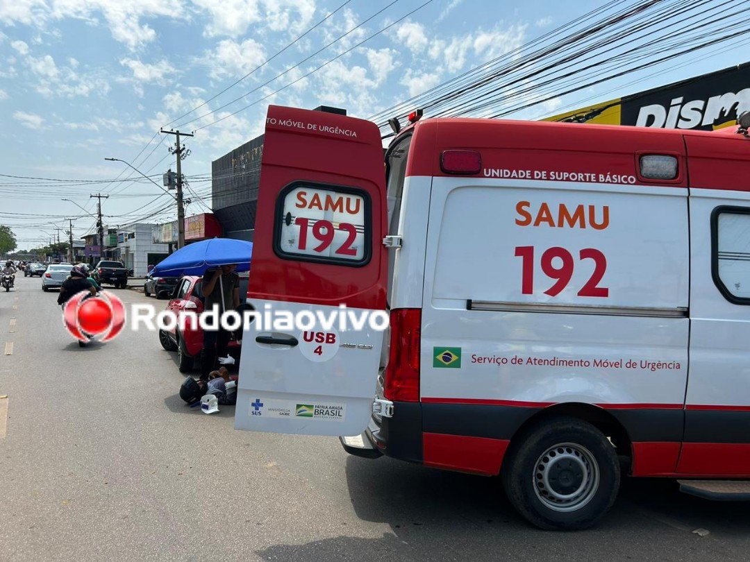 DOIS FERIDOS: Motociclista colide contra carro e é atropelado por outra moto