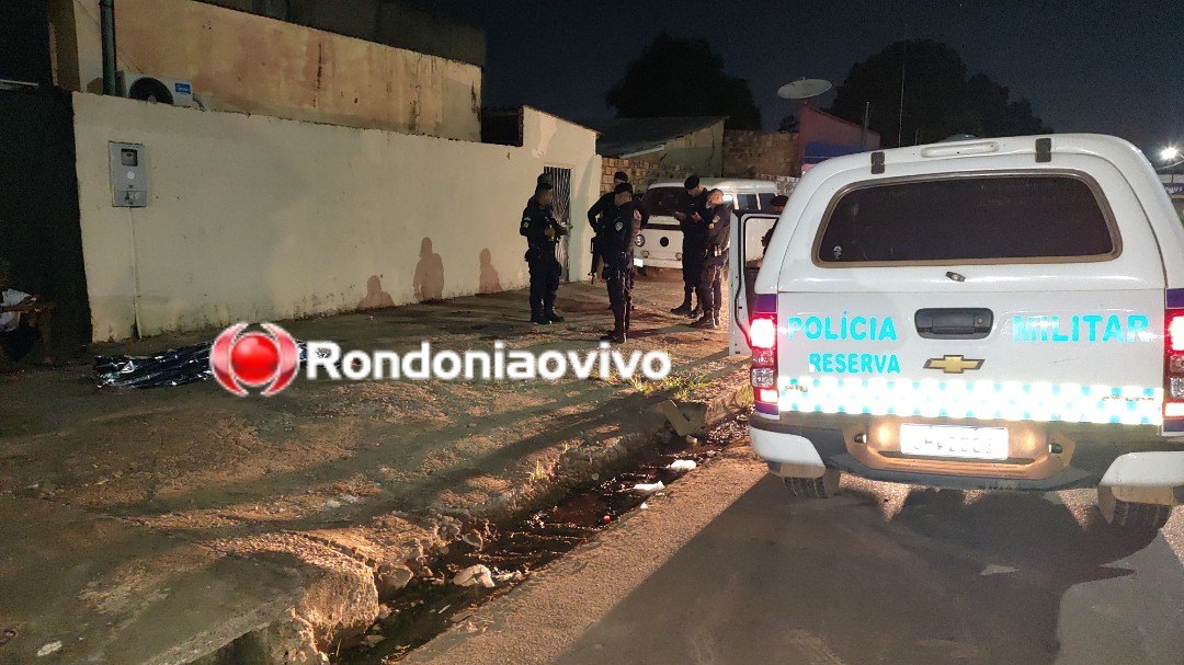 VÍDEO: Mulher é assassinada brutalmente na calçada de comércio na capital