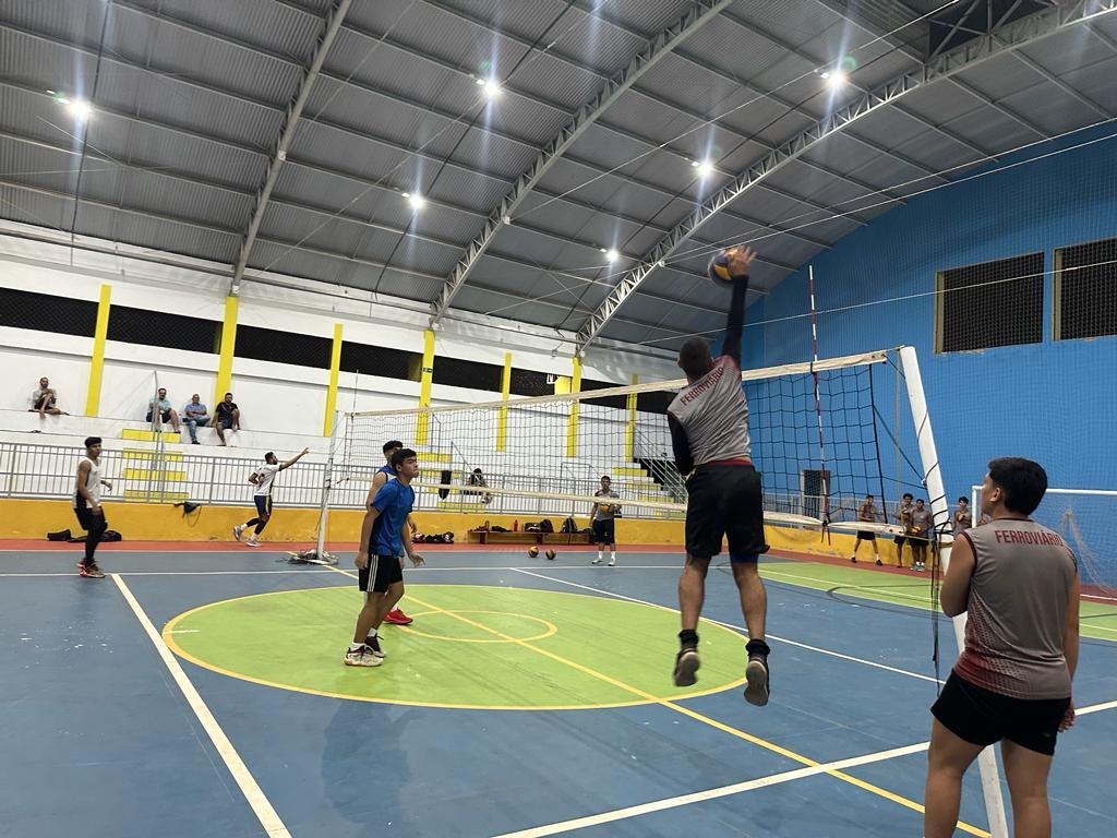 JOGOS INTERMUNICIPAIS DE RO: Times de voleibol da capital realizam últimos ajustes para disputa da competição