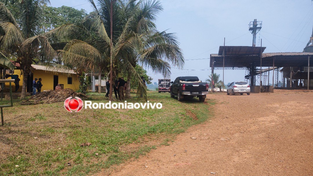 JUNTO COM TÊNIS: Cachorro é encontrado com pé humano na boca e PM é acionada