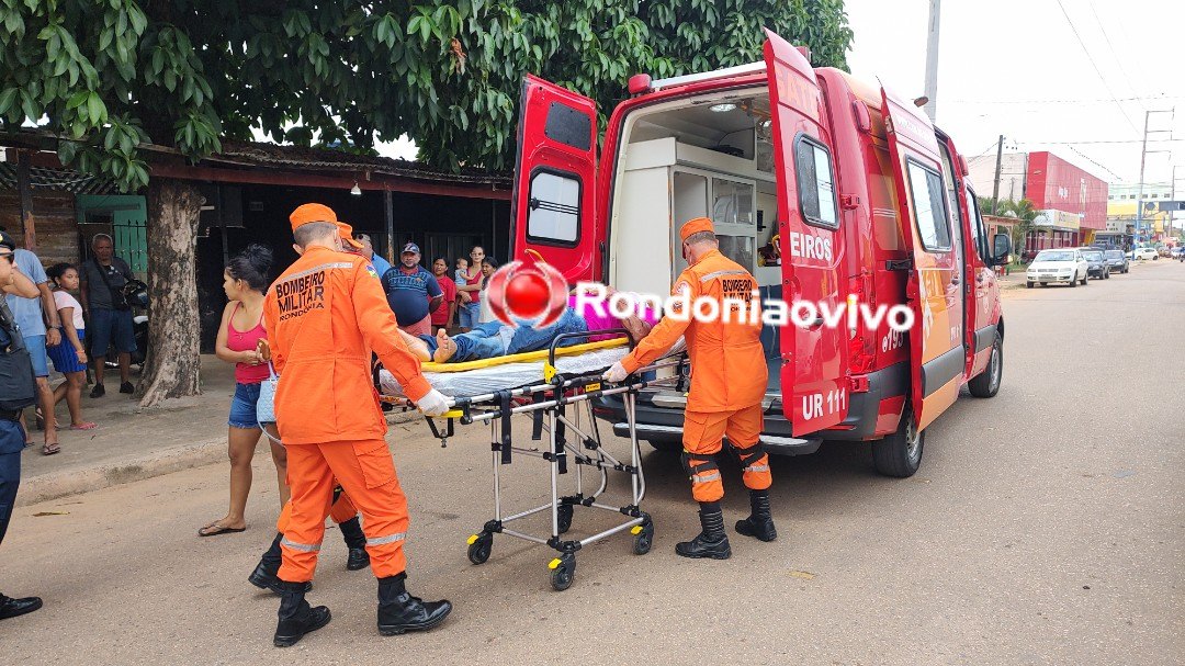 PAROU NA CALÇADA: Motocicleta é arrastada por ônibus em grave acidente na capital