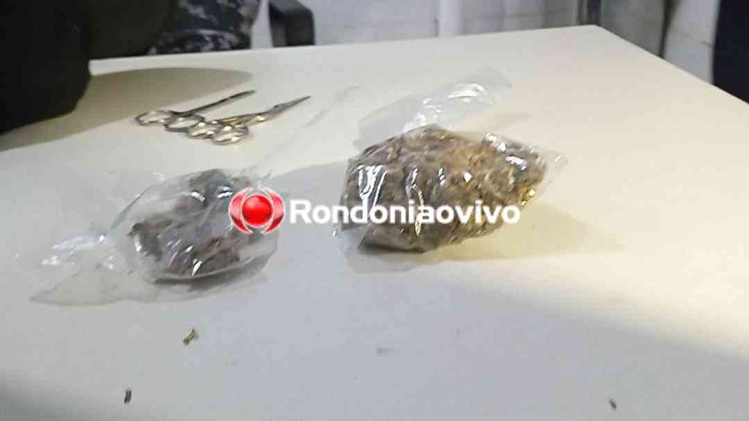 FILMADO: Totem de segurança flagra e trio é preso por tráfico em praça pública