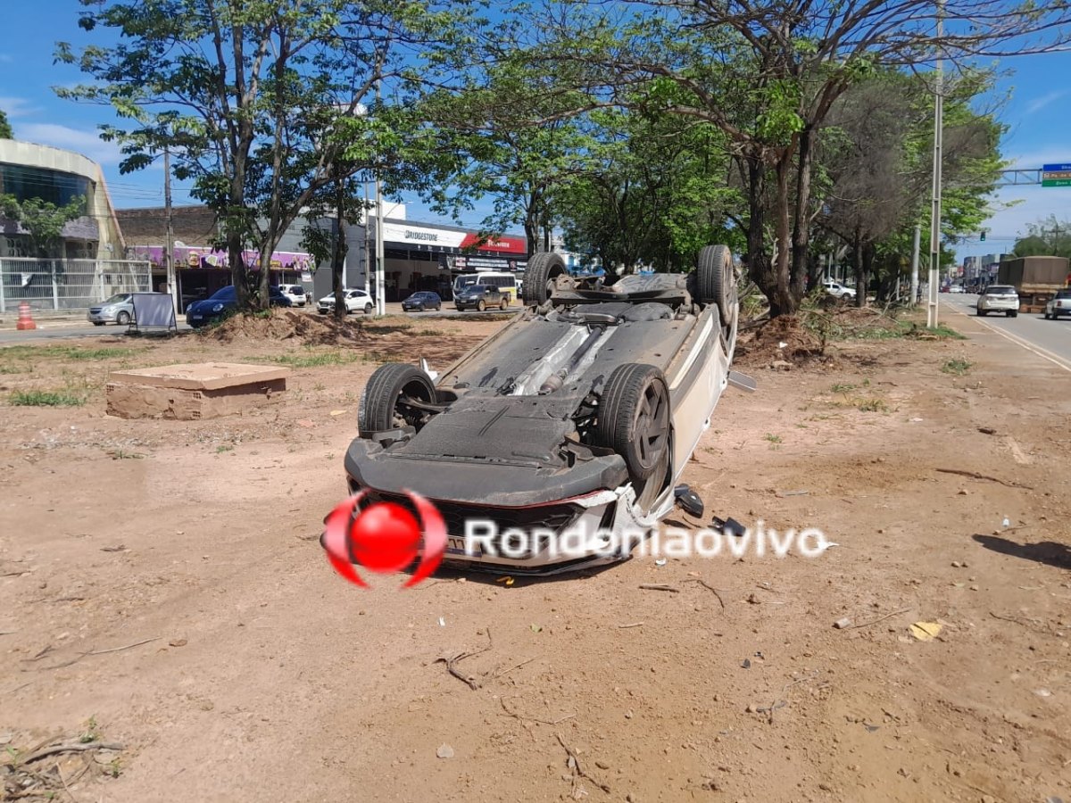 VEJA O MOMENTO: Vídeo registra grave capotamento na Avenida Jorge Teixeira 