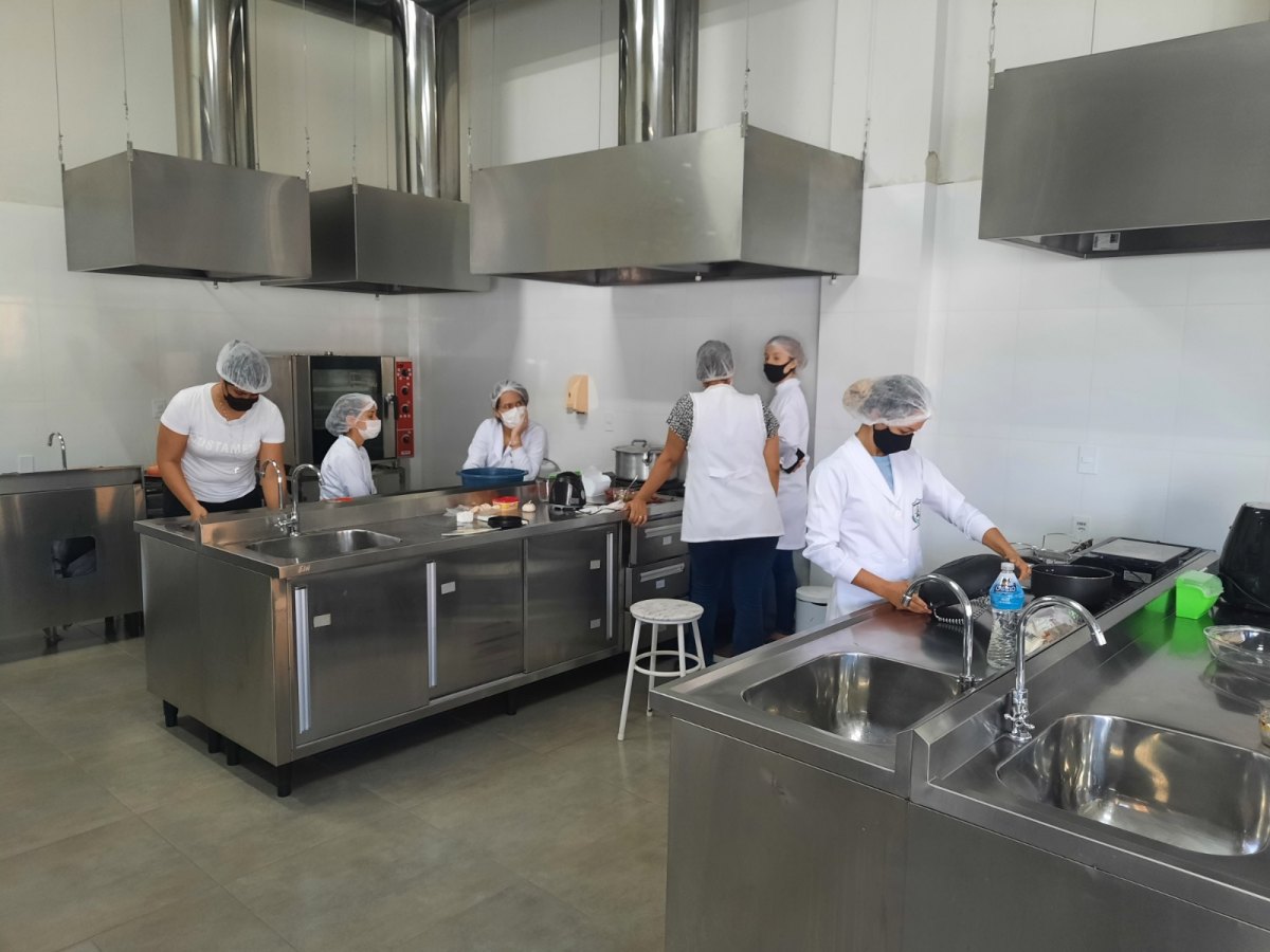  EM RITMO DE FESTA: Acadêmicas de Nutrição da UNESC Rondônia produzem receitas juninas