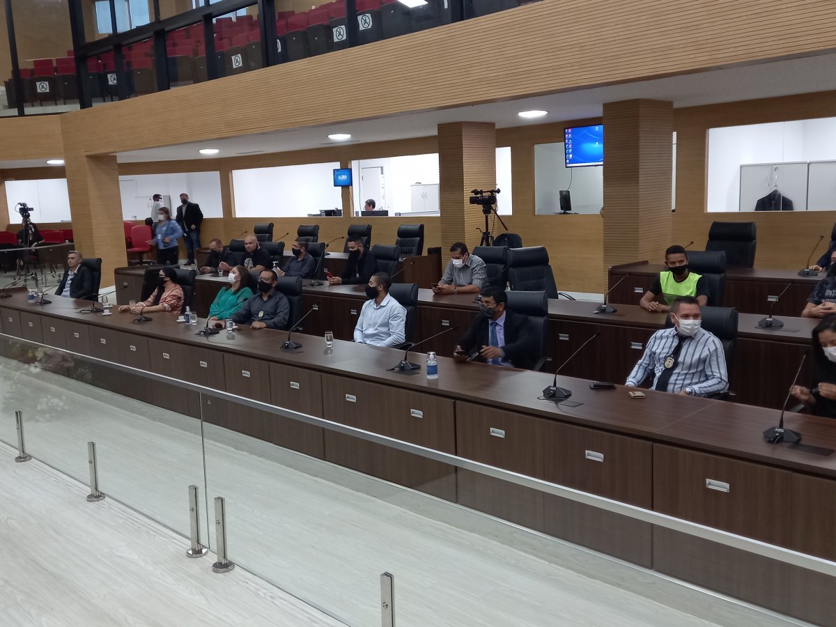 AO VIVO: Equipe da Delegacia de Homicídios é homenageada na ALE/RO