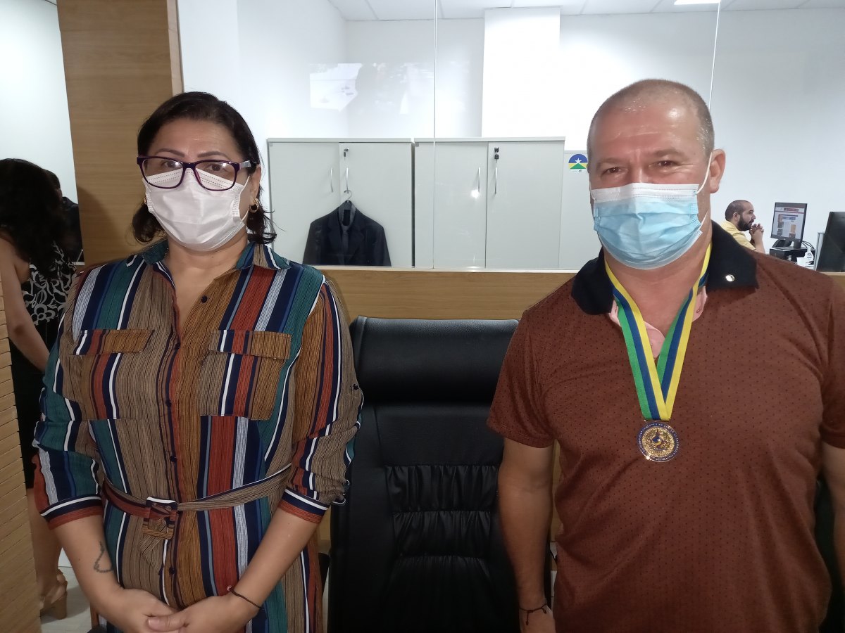 AO VIVO: Equipe da Delegacia de Homicídios é homenageada na ALE/RO