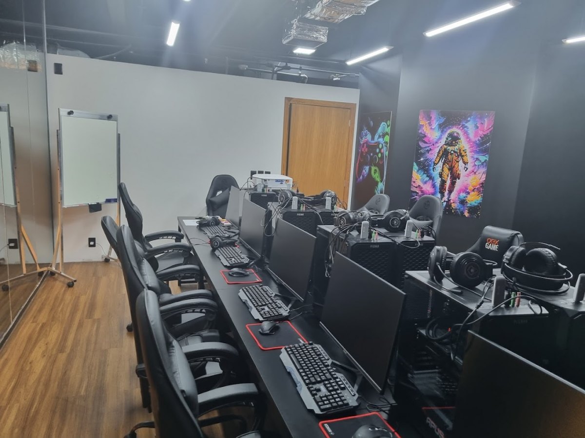 SPACE GAMER: Conheça o espaço que é referência em simuladores de jogos virtuais