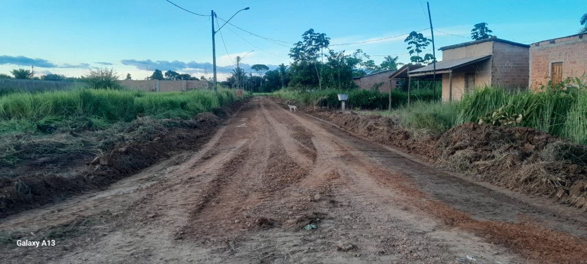 COMUNIDADE: Prefeitura realiza manutenção no Bairro Canaã