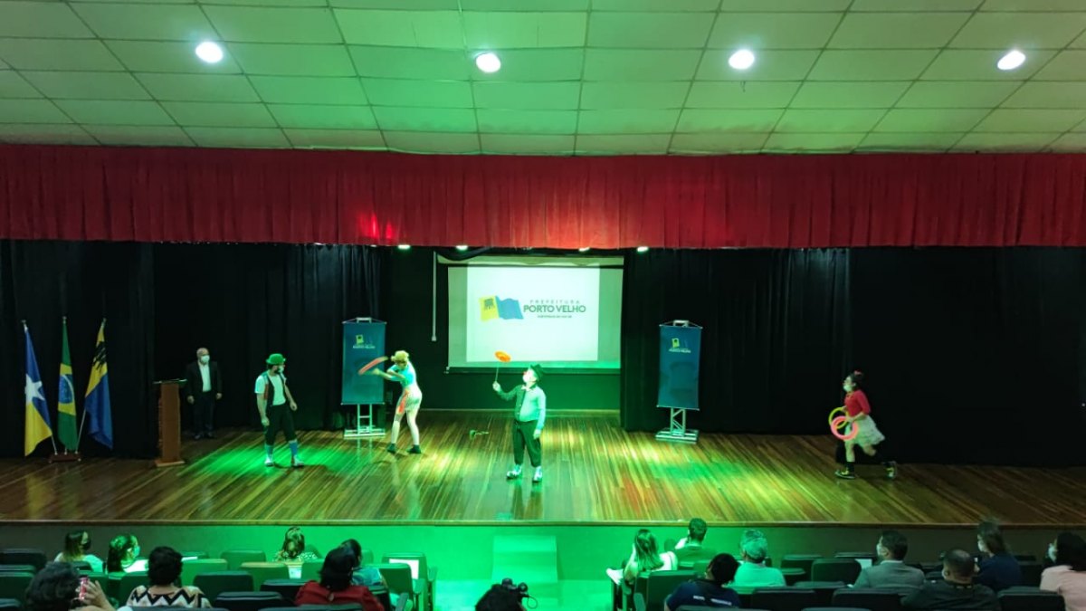 TEATRO BANZEIROS: Deputado Anderson participa de cerimônia para entrega de emenda parlamentar