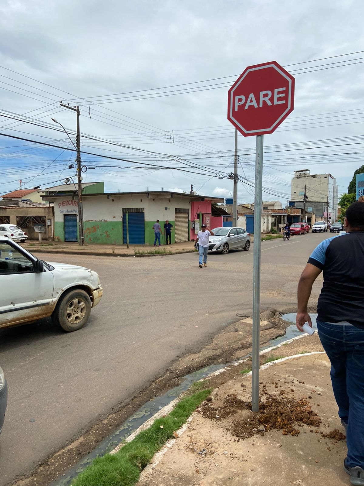 SINALIZAÇÃO: Serviços são feitos a pedido do vereador Edimilson Dourado