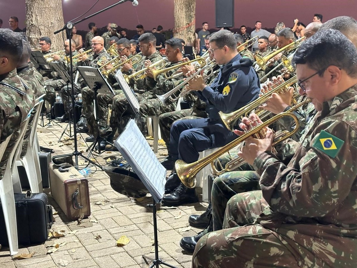 MUSICAL: Banda de Música da Brigada faz show público na EFMM
