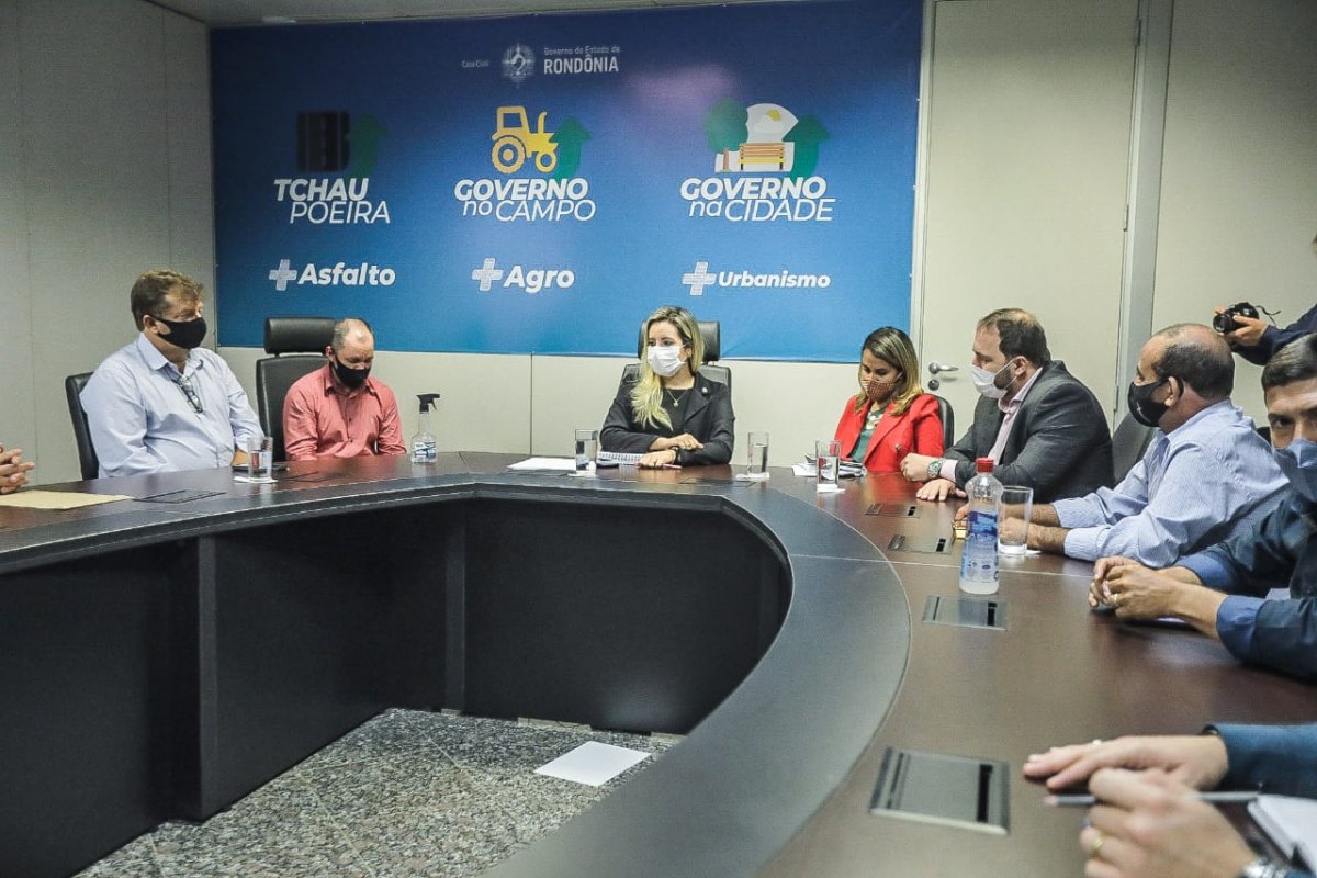 RECURSOS: Alex Redano discute investimentos nos municípios com chefe da Casa Civil