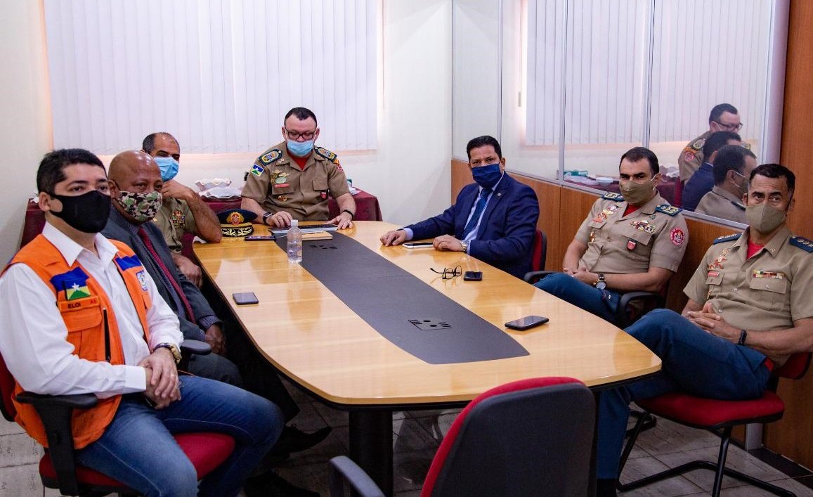 DEPUTADO: Jair Montes fala com comandante dos Bombeiros para ouvir demandas 