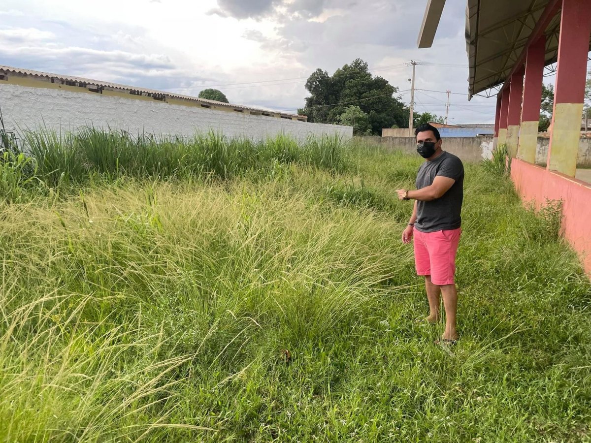 VEREADOR: Edimilson Dourado garante benfeitorias à Escola Manoel Aparício