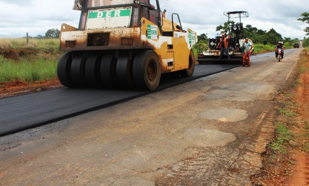 PARLAMENTAR: RO-463 recebe pavimentação asfáltica após indicação da deputada Cassia Muleta 