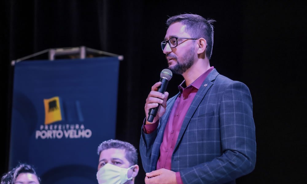 TEATRO BANZEIROS: Deputado Anderson participa de cerimônia para entrega de emenda parlamentar