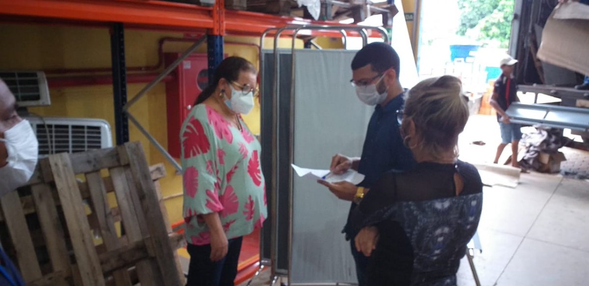 VEREADORA: Ellis Regina acompanha entrega de material de saúde para distrito de Nazaré