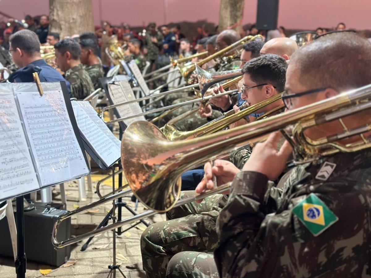 MUSICAL: Banda de Música da Brigada faz show público na EFMM