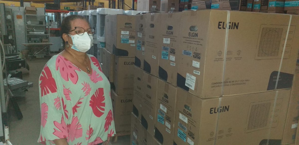 VEREADORA: Ellis Regina acompanha entrega de material de saúde para distrito de Nazaré