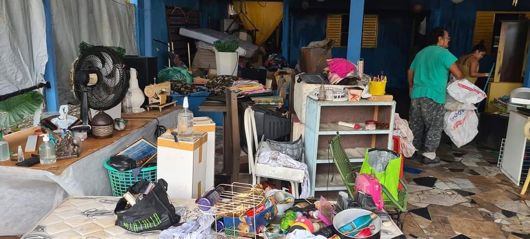 SOLIDARIEDADE: Família que teve casa incendiada recebe ajuda e começa reconstruir residência