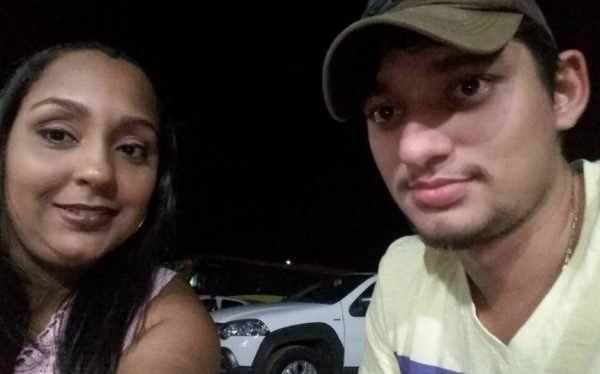 BATIDA: Casal morre em colisão entre carro e ônibus de turismo que saiu de RO