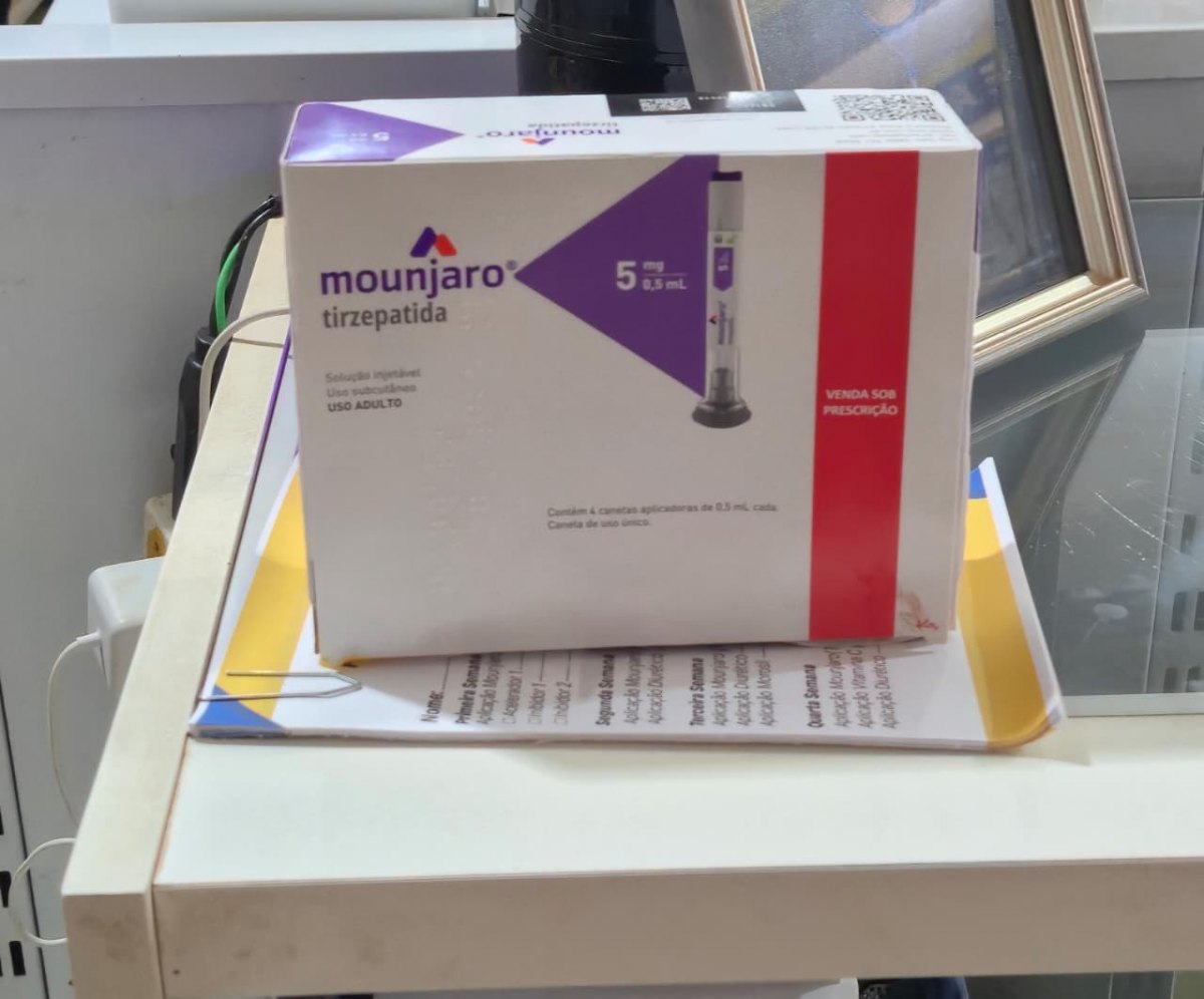 EMAGRECEDOR: Acusados de aplicar Mounjaro e Ozempic sem prescrição são alvos de operação