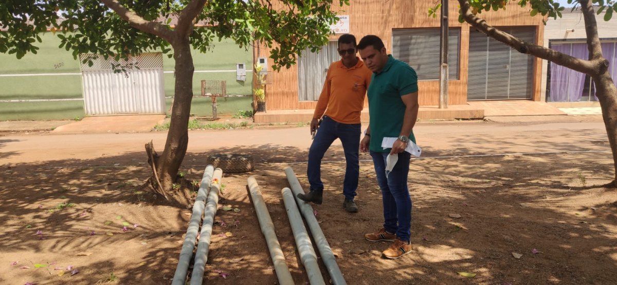 EDIMILSON DOURADO: Iluminação é revitalizada em praça no Bairro Aeroclube a pedido de vereador