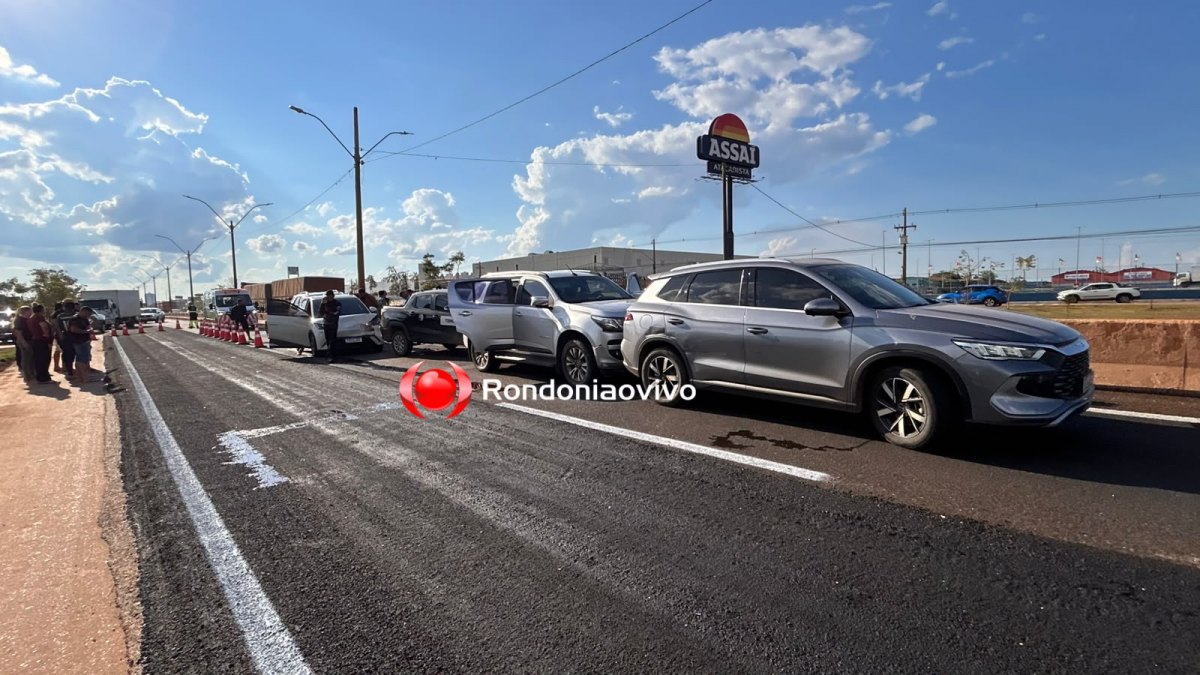 VÍDEO: Acidente envolve cinco veículos em obra de recapeamento na BR-364