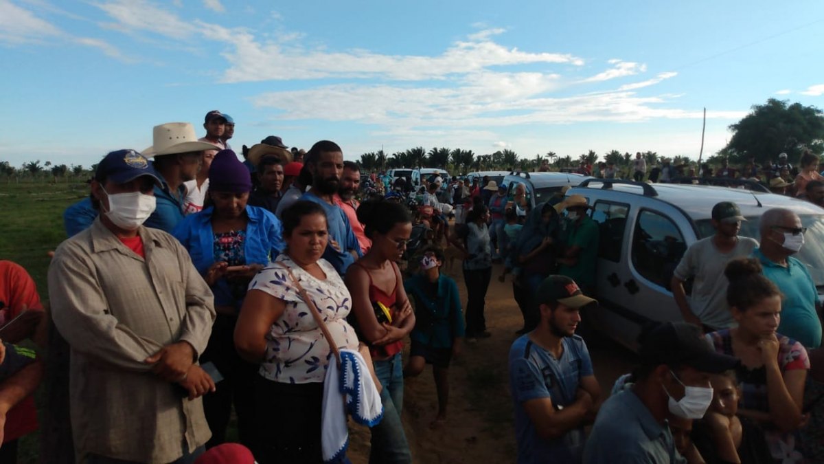 CONFLITO: Mesmo após decisão do STF, PM não deixa camponeses voltarem para acampamento
