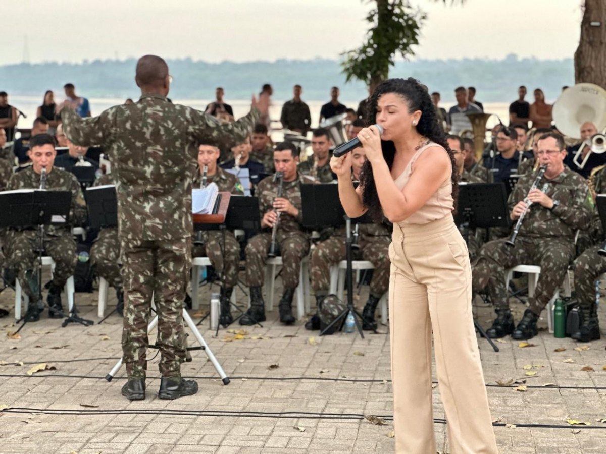 MUSICAL: Banda de Música da Brigada faz show público na EFMM