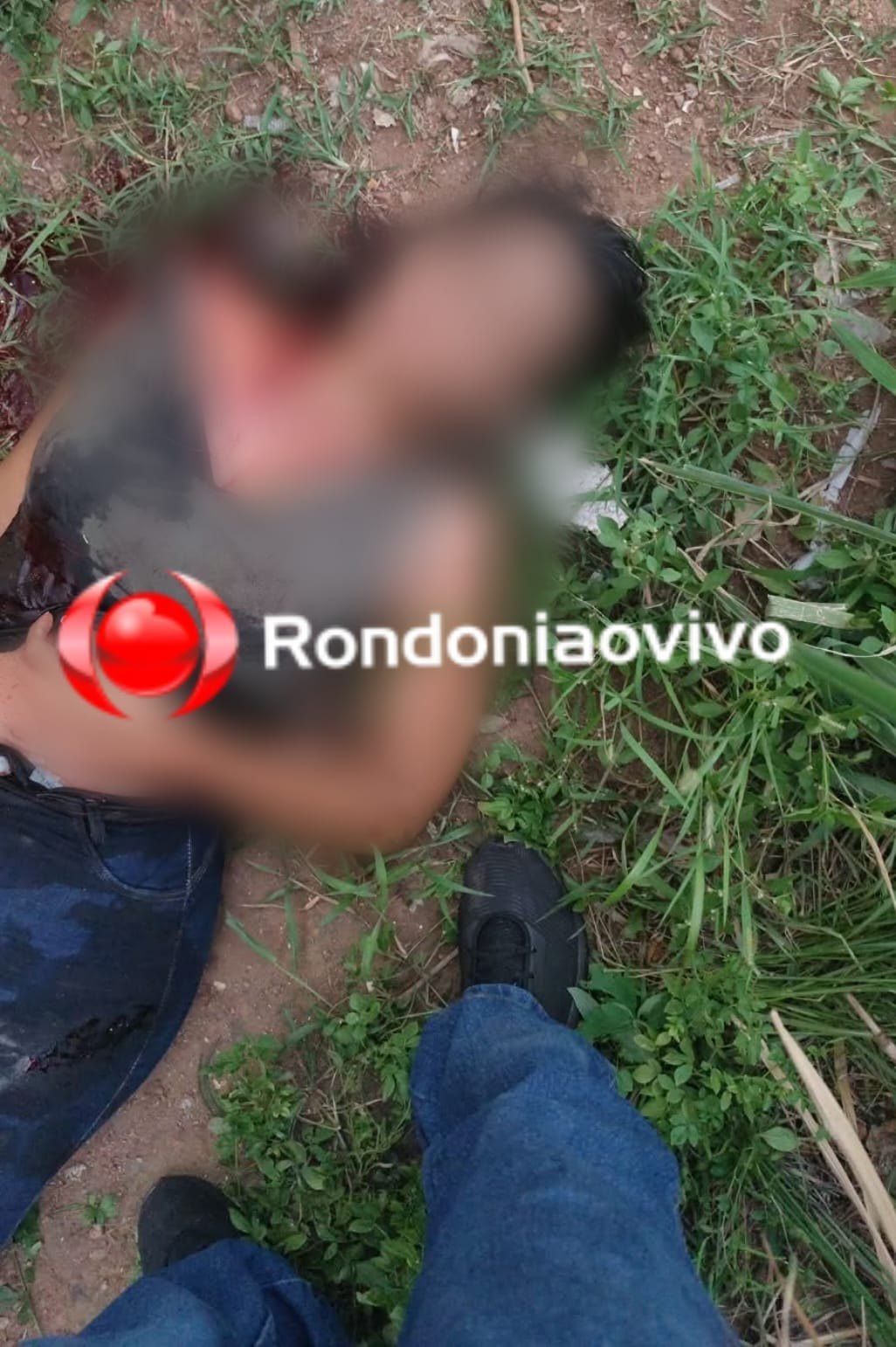 URGENTE: Mulher é encontrada gravemente ferida no pescoço e pulsos