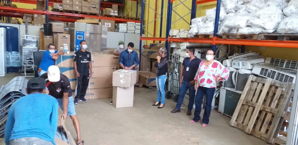 VEREADORA: Ellis Regina acompanha entrega de material de saúde para distrito de Nazaré