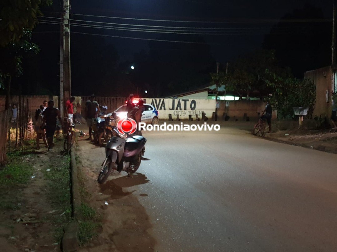 LANÇADA PARA FORA: Mulher transportada em carretinha de moto sofre queda e fica seriamente ferida
