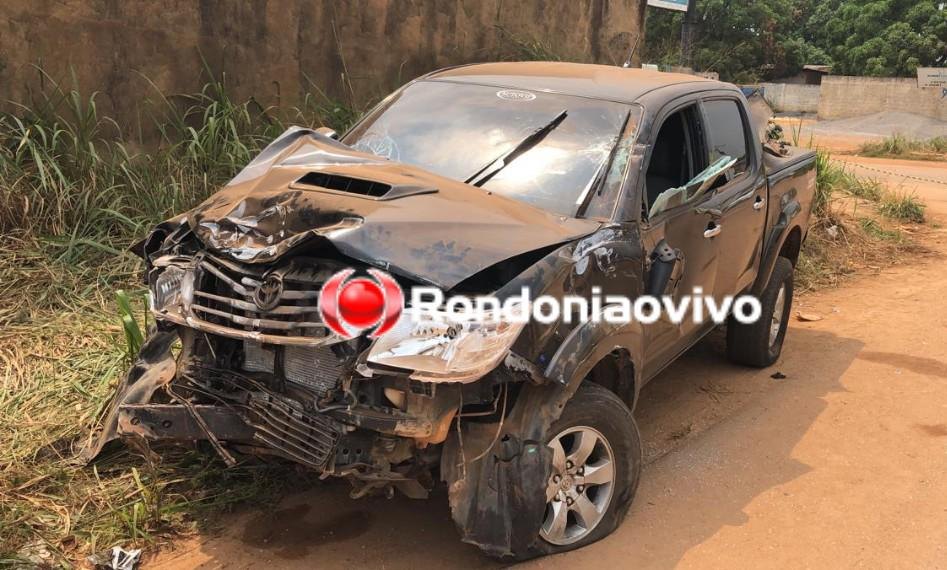 PRESO NAS FERRAGENS: Caminhonete arrasta Kombi e deixa casal em estado grave