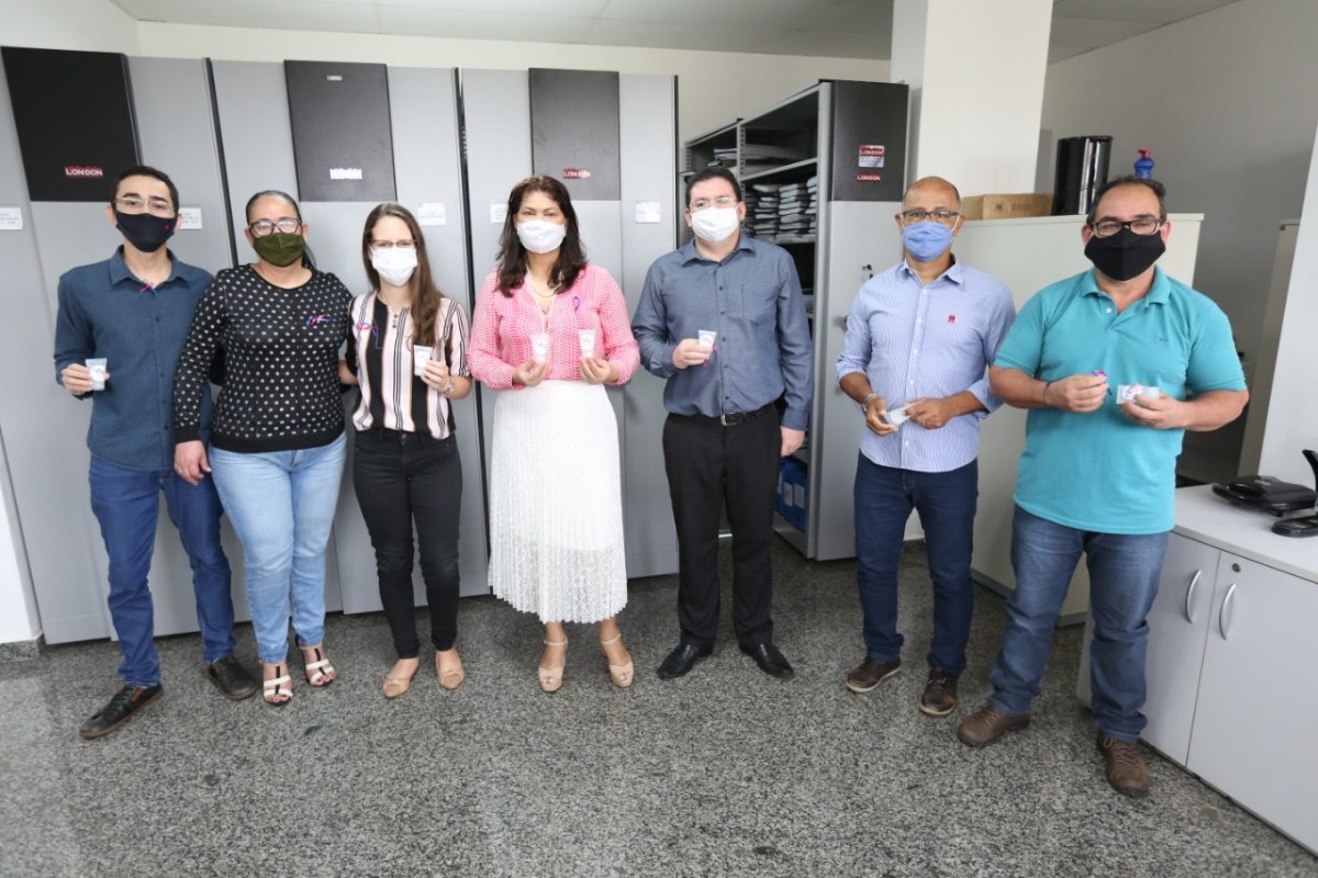 NA ALE: Cassia conscientiza servidores sobre Outubro Rosa e Novembro Azul