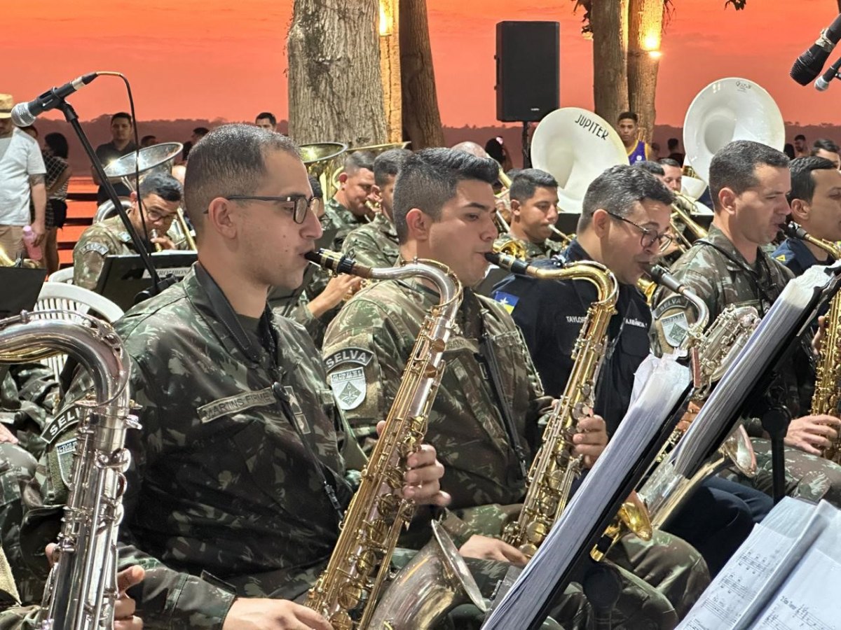 MUSICAL: Banda de Música da Brigada faz show público na EFMM