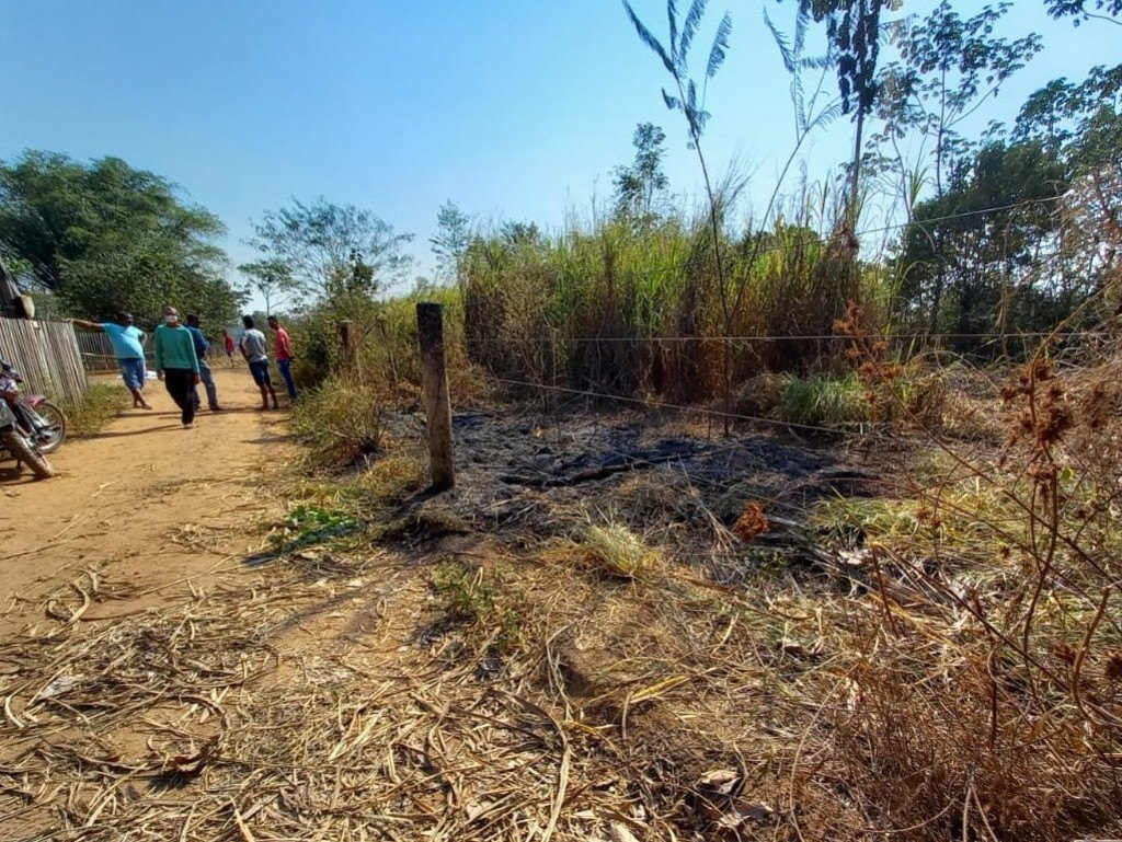 ROLIM DE MOURA: Homem é executado a tiros no portão de uma residência próximo a RO-010