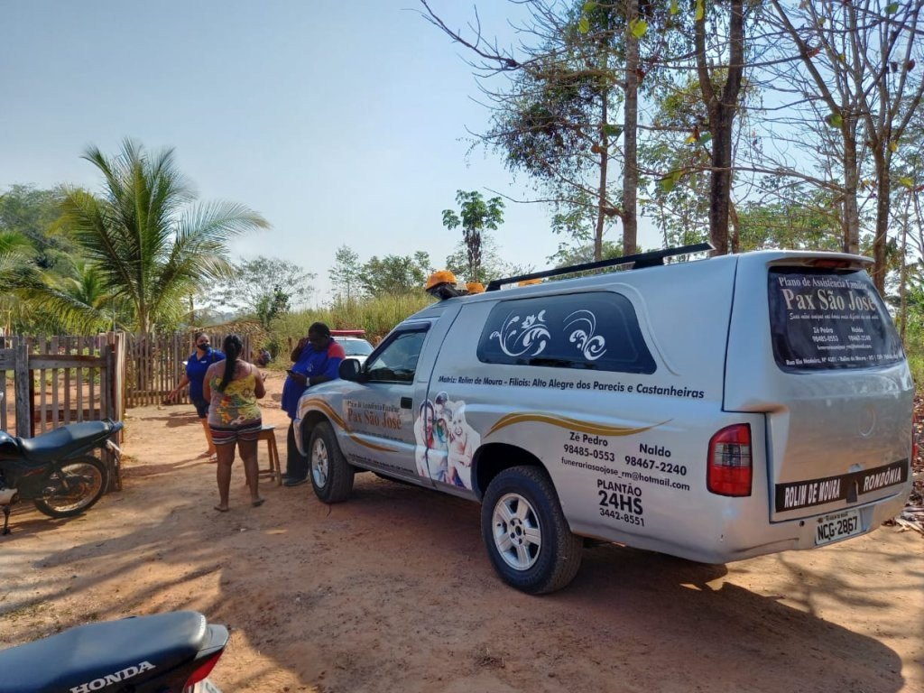 ROLIM DE MOURA: Homem é executado a tiros no portão de uma residência próximo a RO-010